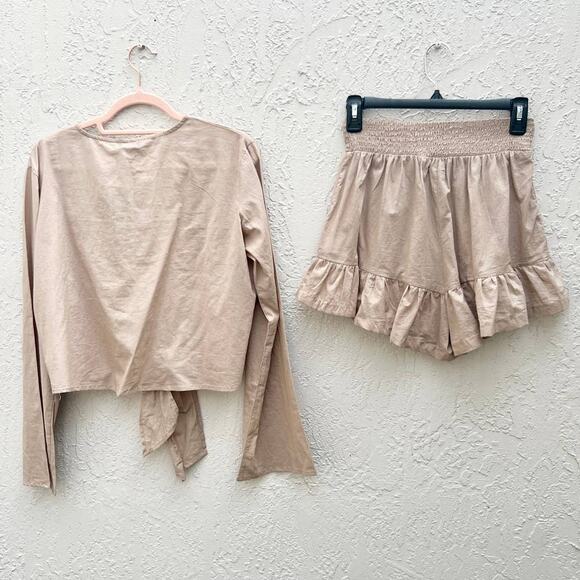NWT Nasty Gal Long Sleeve Cotton Tie-Front Top and Ruffle Short Set Stone Size 6 - Picture 11 of 12